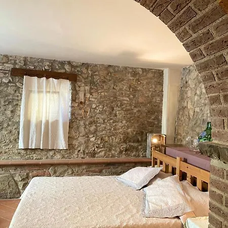 Helga's House- Finestra Sul Borgo