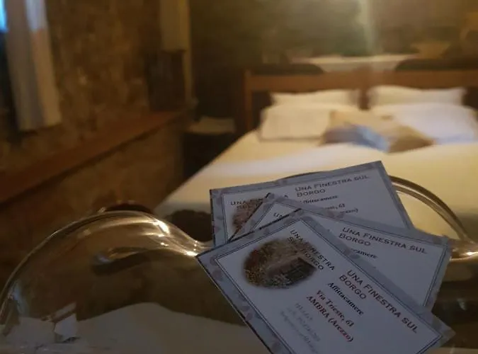 Helga's House- Finestra Sul Borgo Pensjonat