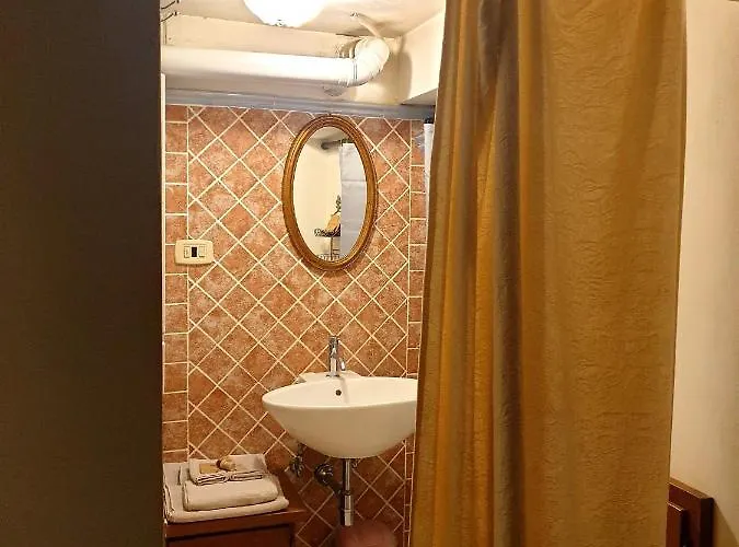 Helga's House- Finestra Sul Borgo 3* Ambra